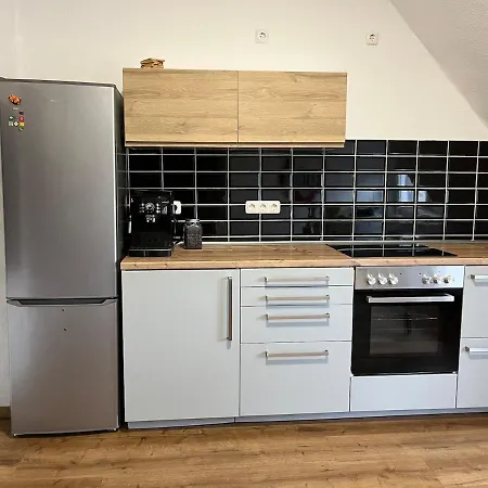 Apartment Dachgeschosswohnung Im 3-städteeck Essen