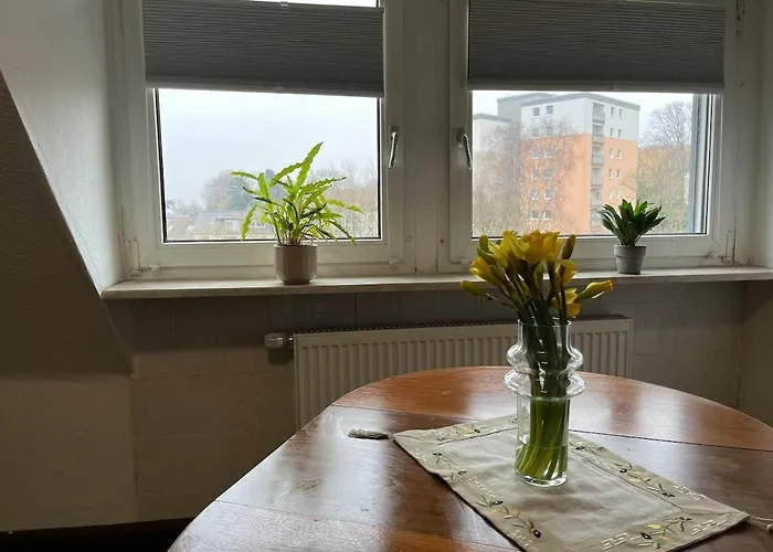 Dachgeschosswohnung Im 3-staedteeck شقة *