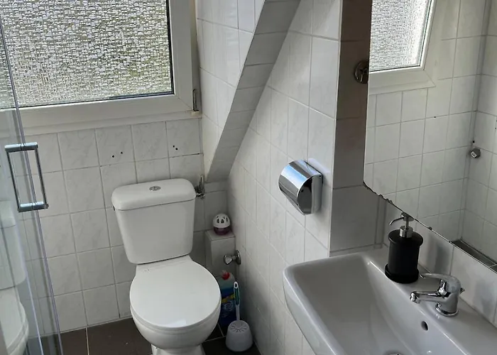 Dachgeschosswohnung Im 3-staedteeck Apartamento